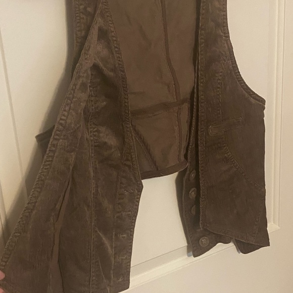 Thrifty Brown Vest - Picture 3 of 7
